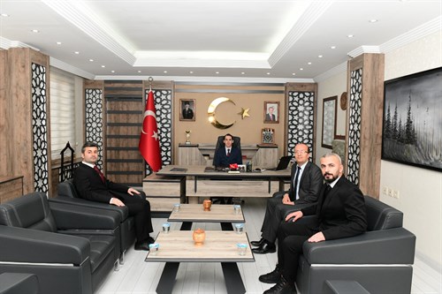 Yeni Göreve Başlayan Gelir Uzmanı Yardımcılarından Kaymakam Sakarya’ya Ziyaret